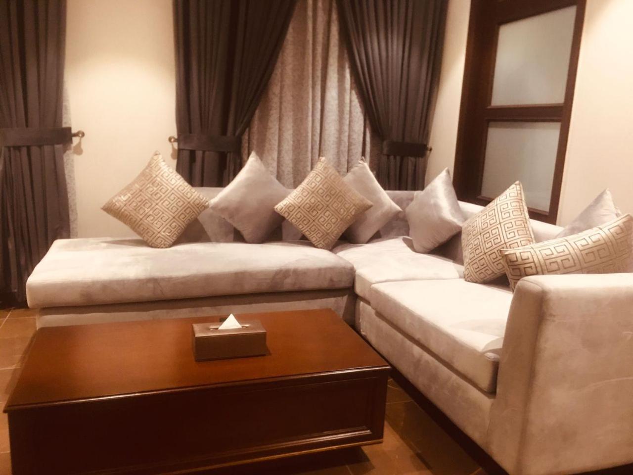 Jacaranda Heights Hotel Islamabad Eksteriør billede