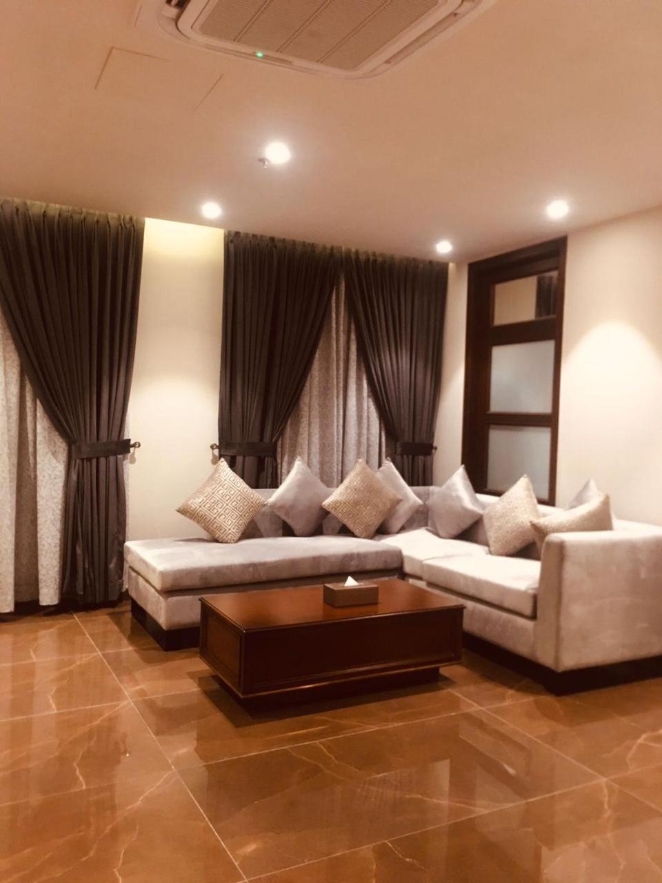 Jacaranda Heights Hotel Islamabad Eksteriør billede