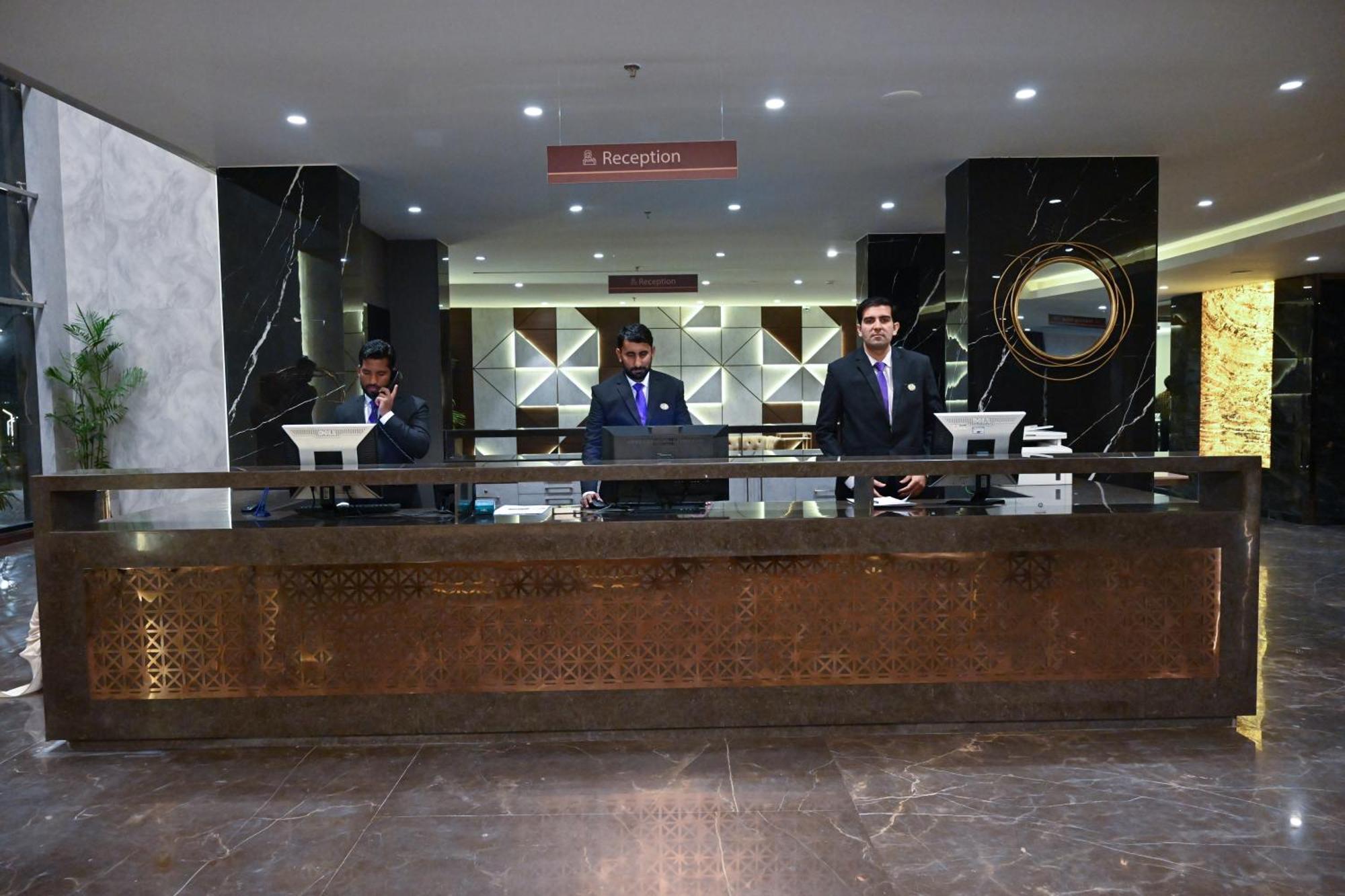 Jacaranda Heights Hotel Islamabad Eksteriør billede